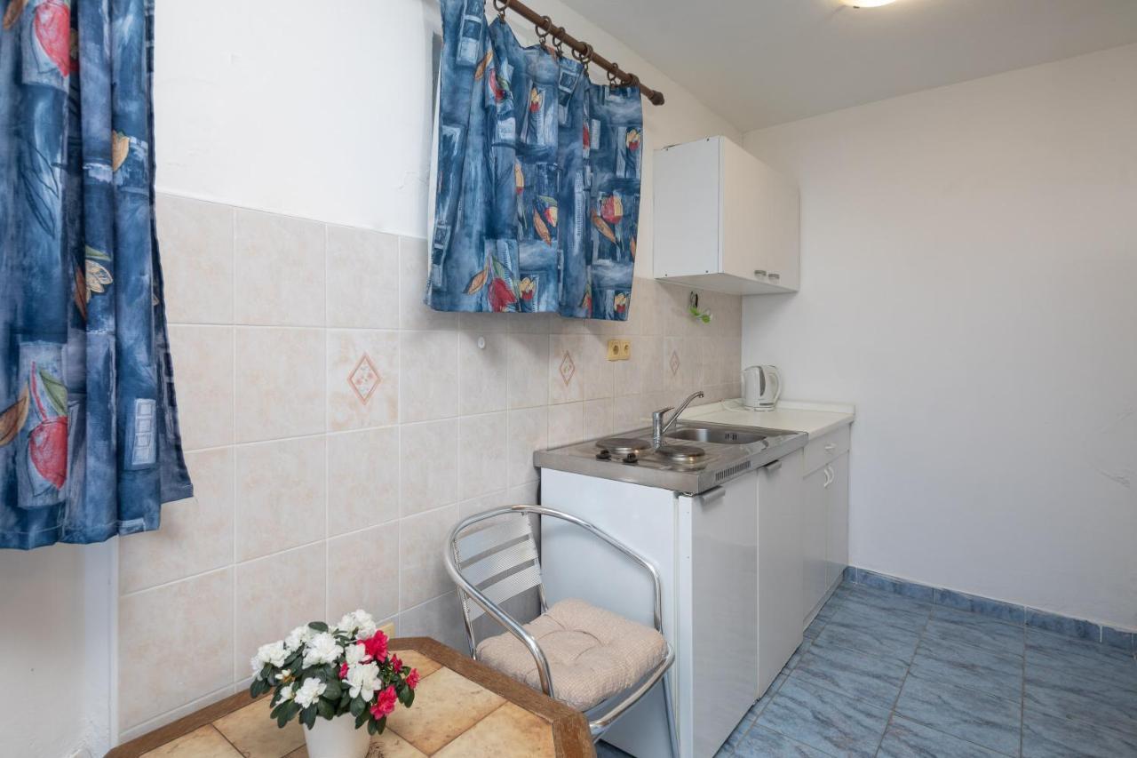 Beach Apartments "Bili Cvitak" Duće Exteriér fotografie