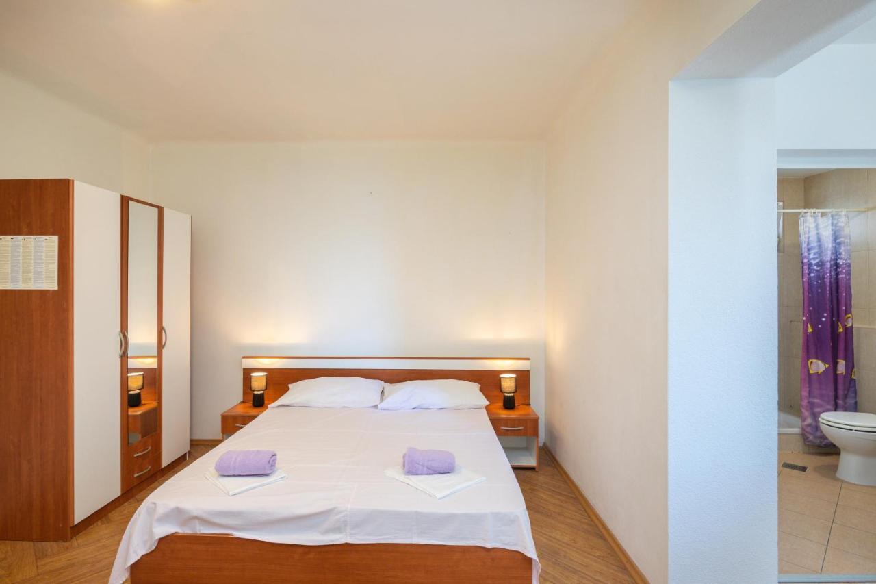 Beach Apartments "Bili Cvitak" Duće Exteriér fotografie