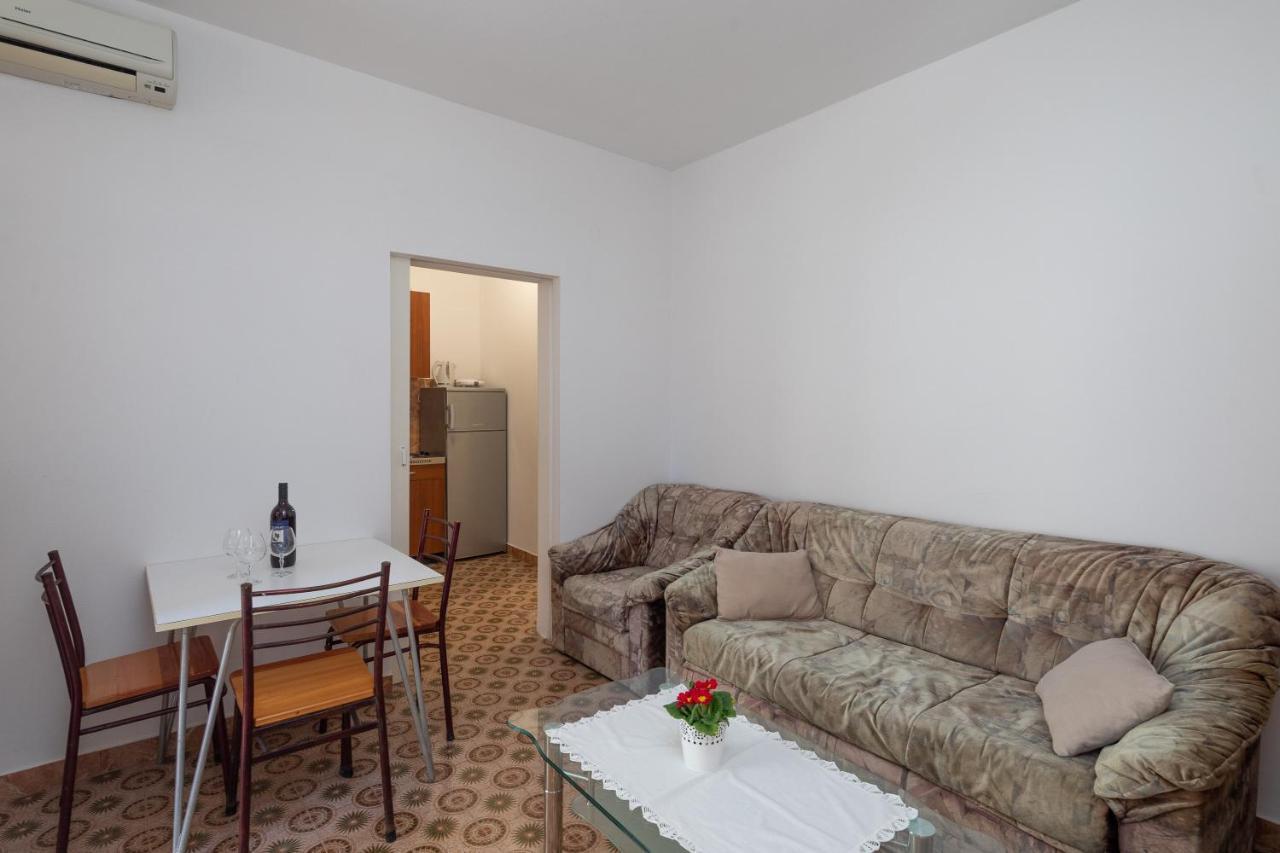 Beach Apartments "Bili Cvitak" Duće Exteriér fotografie
