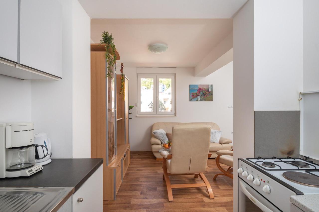 Beach Apartments "Bili Cvitak" Duće Exteriér fotografie