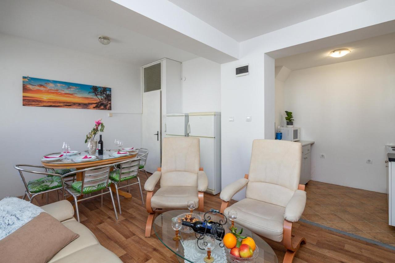 Beach Apartments "Bili Cvitak" Duće Exteriér fotografie