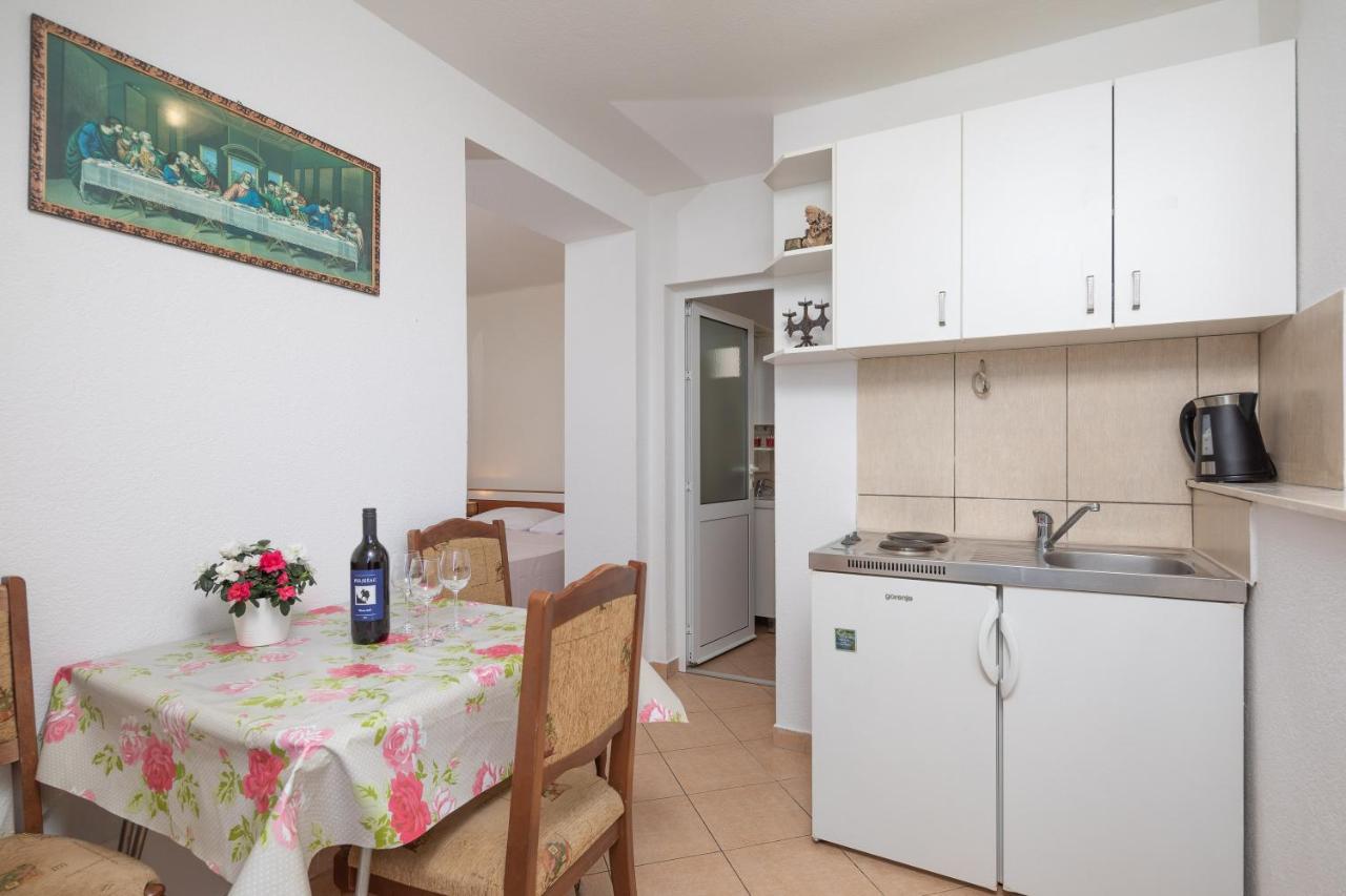 Beach Apartments "Bili Cvitak" Duće Exteriér fotografie